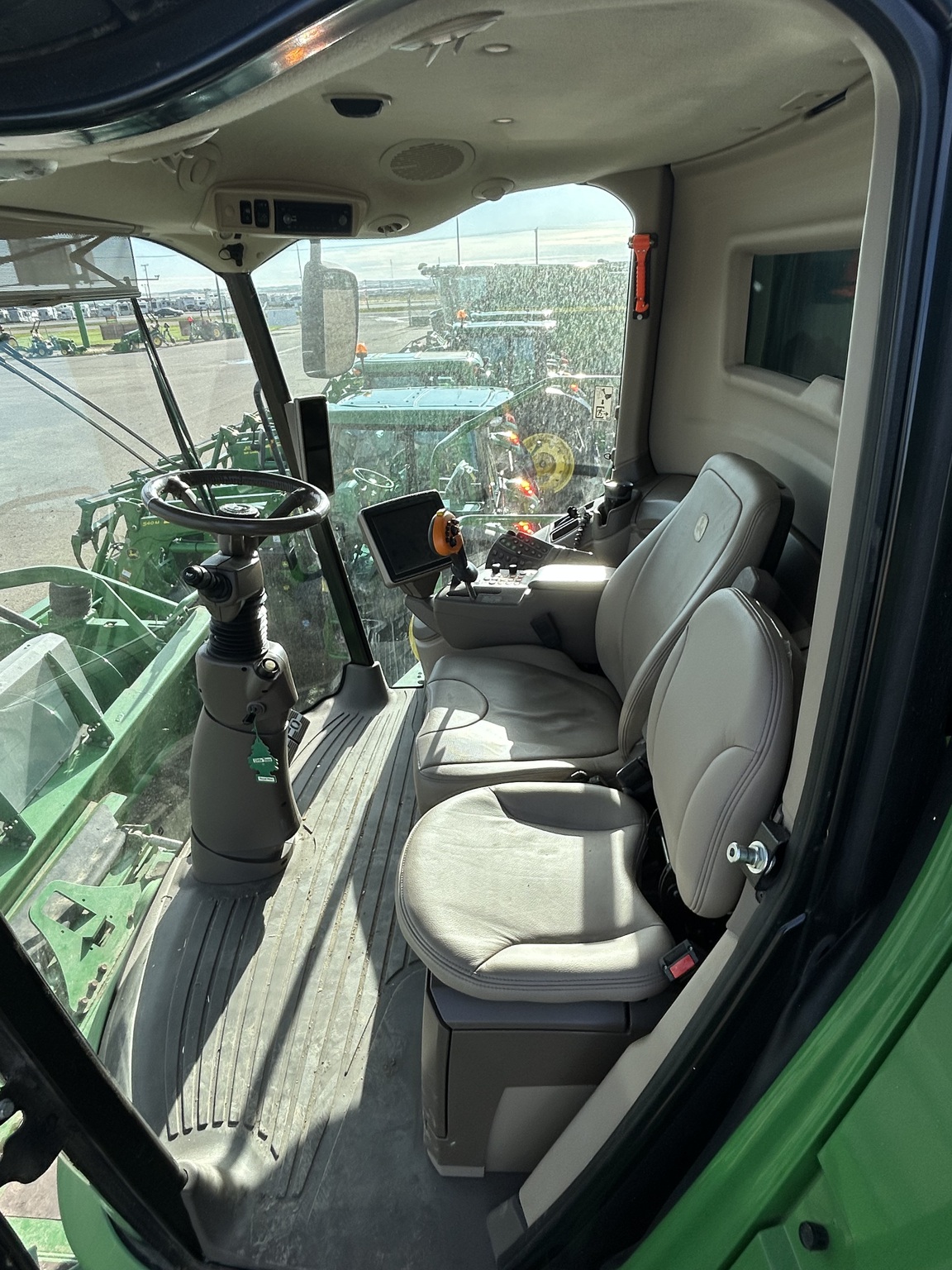 2015 John Deere S680 Image 7