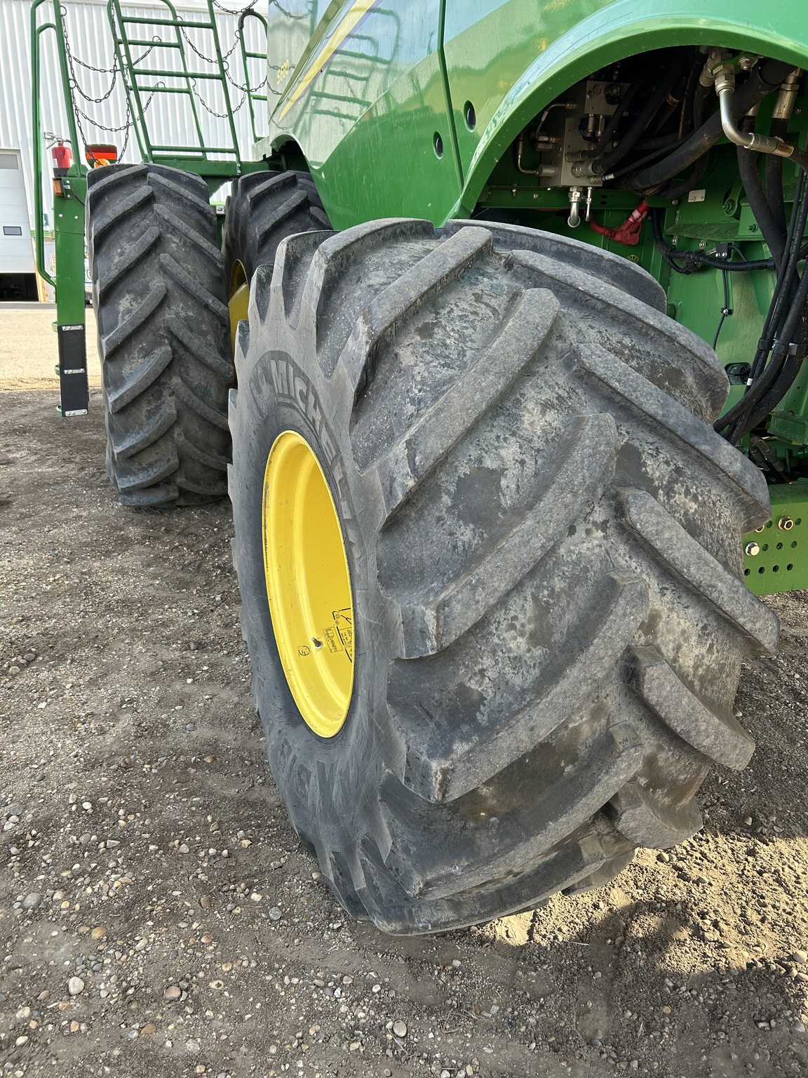 2015 John Deere S680 Image 17