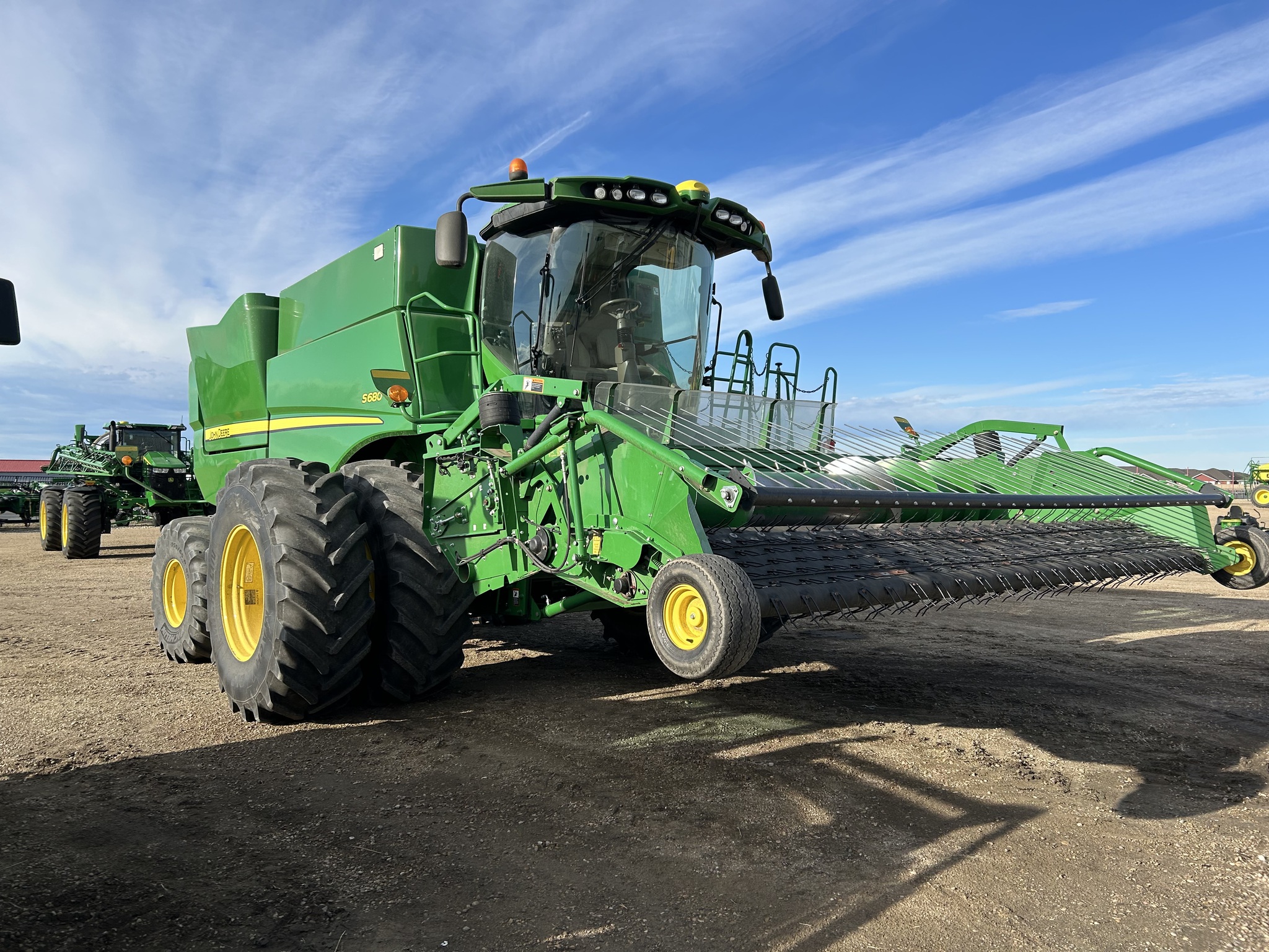 2015 John Deere S680 Image 4