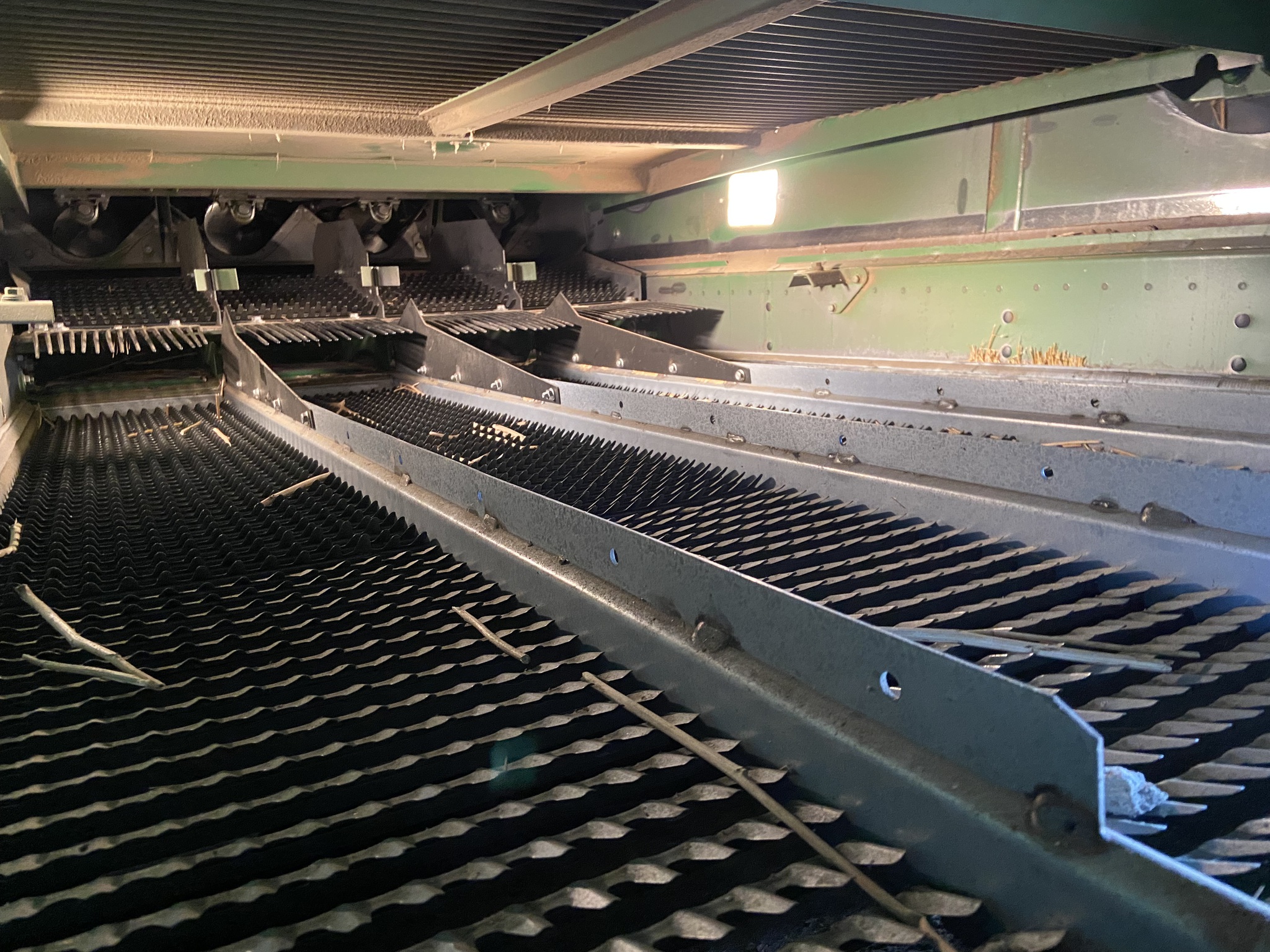 2015 John Deere S680 Image 5