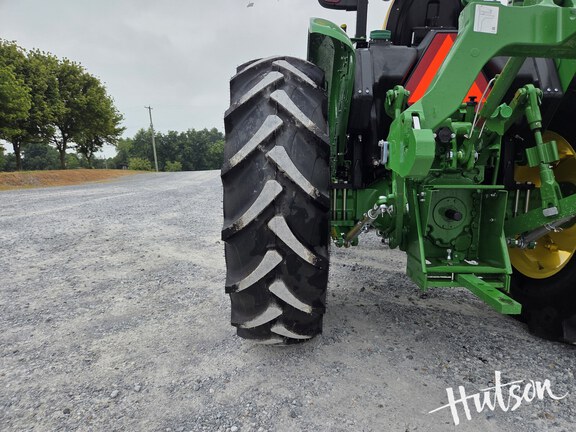 Photo of 2024 John Deere 5050E