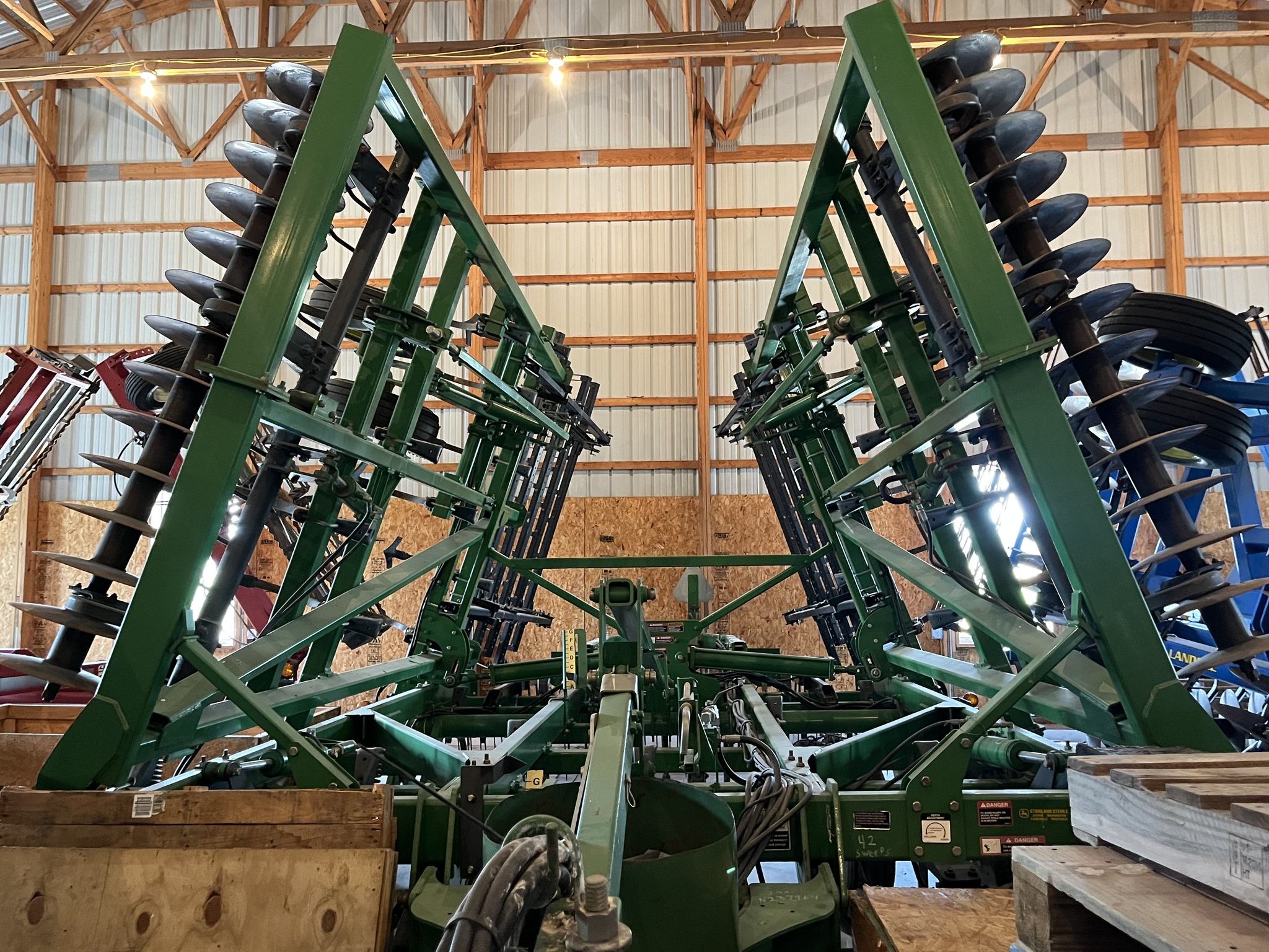 2009 John Deere 2310 Image 3