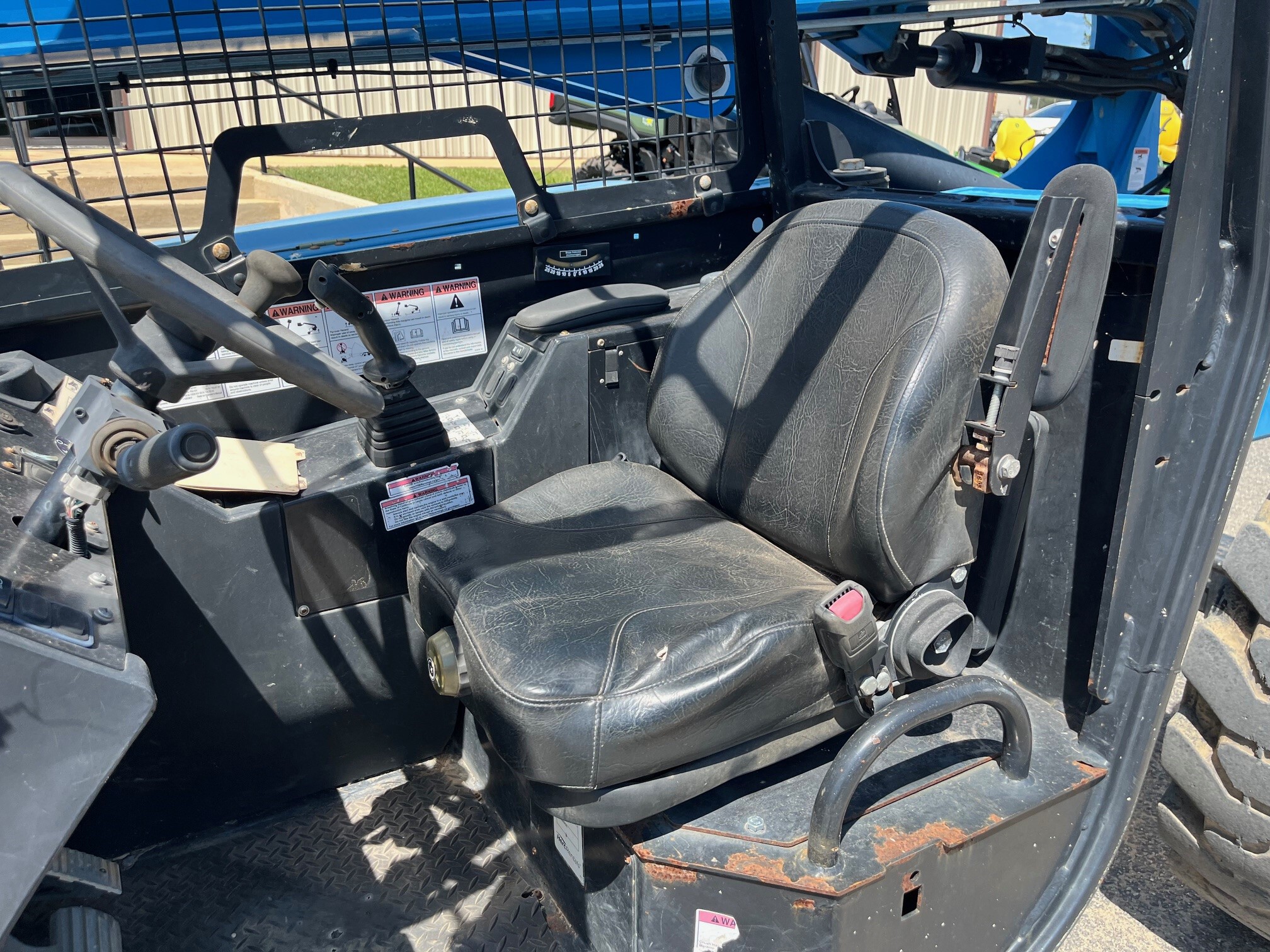 2017 Genie GTH636 Image 6