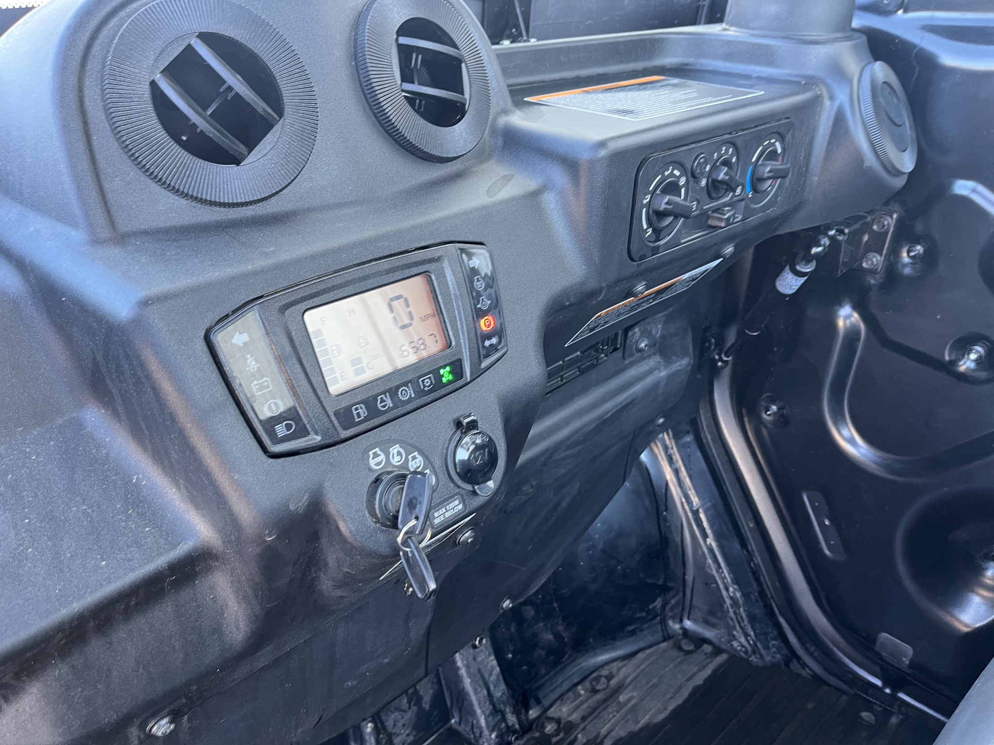 2020 Kubota RTV-X1100 Image 8