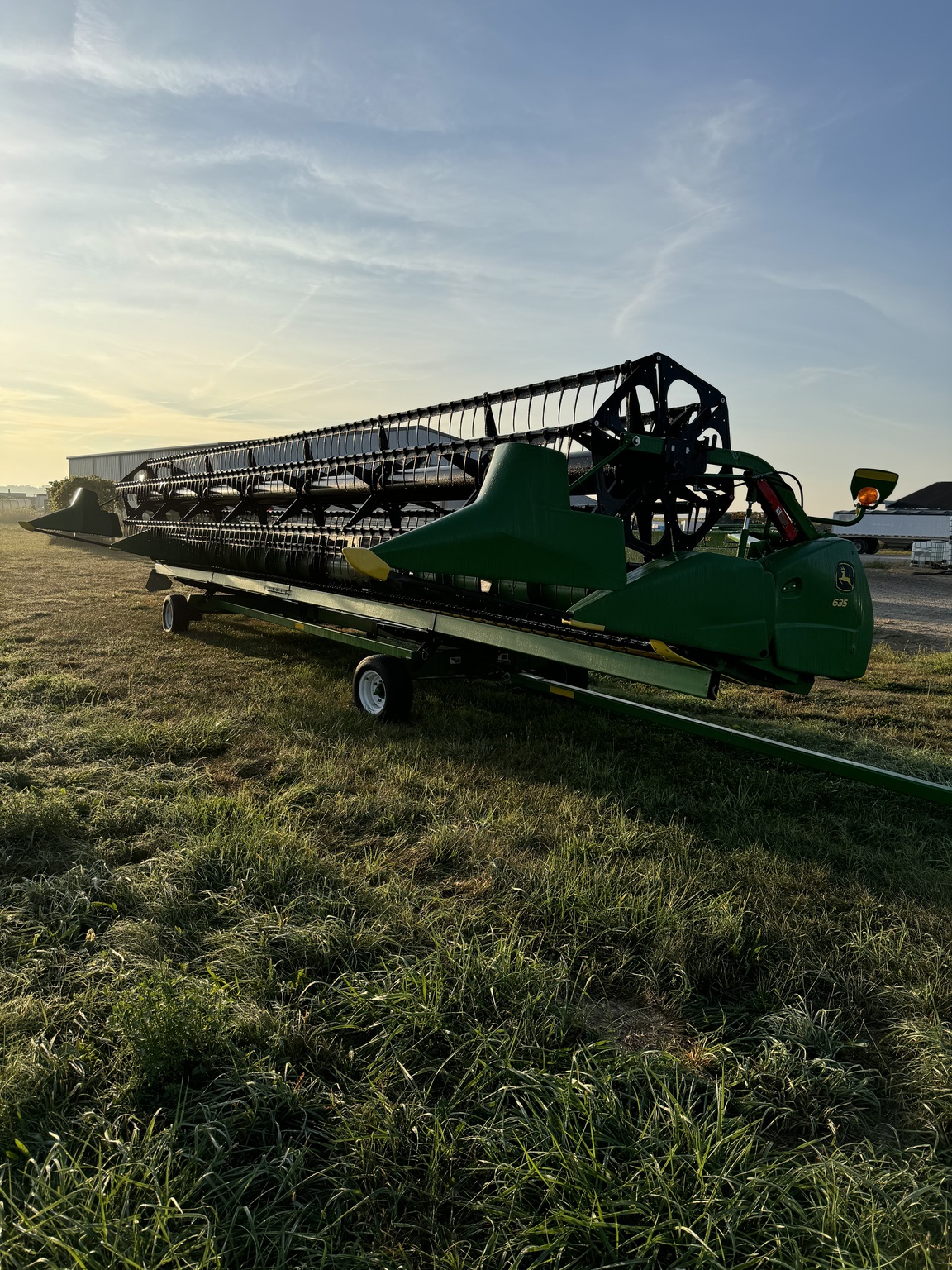 2017 John Deere 635F Image 4