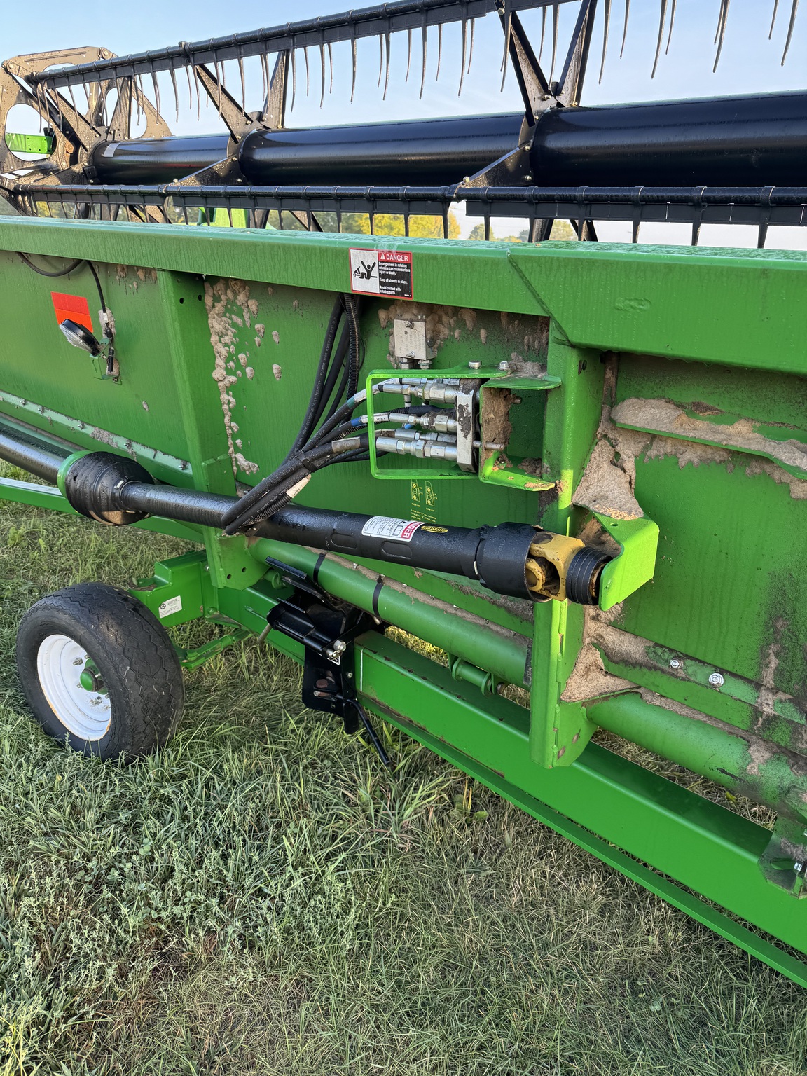 2017 John Deere 635F Image 5