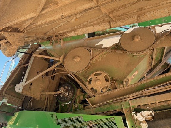 Photo of 2017 John Deere S670