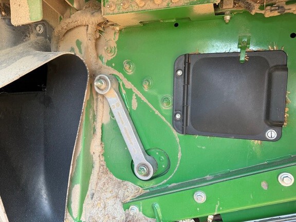 Photo of 2017 John Deere S670