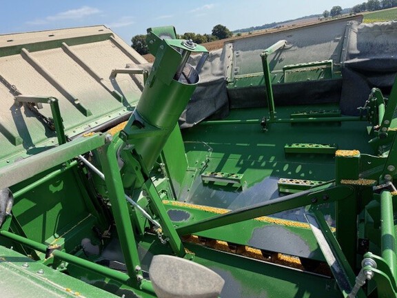 Photo of 2017 John Deere S670