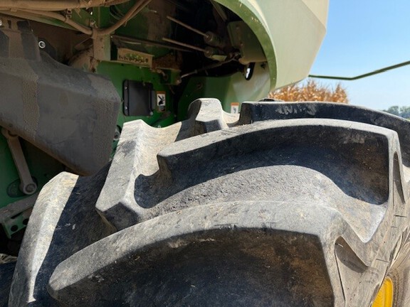 Photo of 2017 John Deere S670