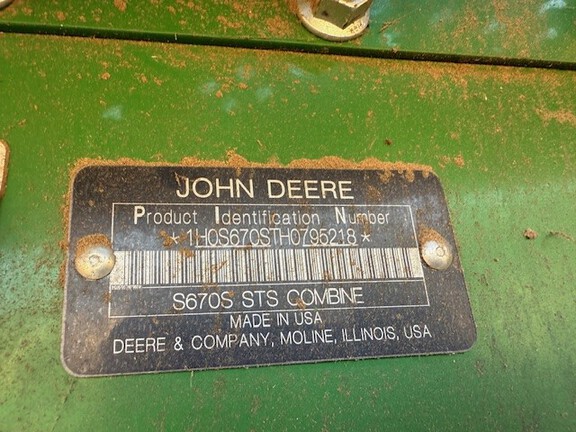 Photo of 2017 John Deere S670