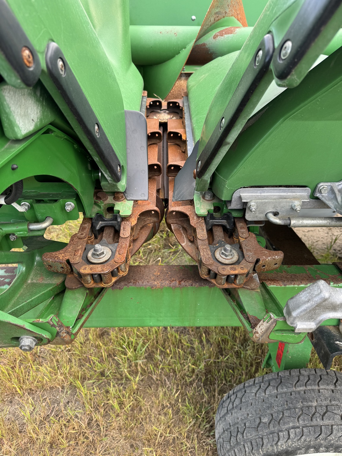 2021 John Deere C8R Image 8