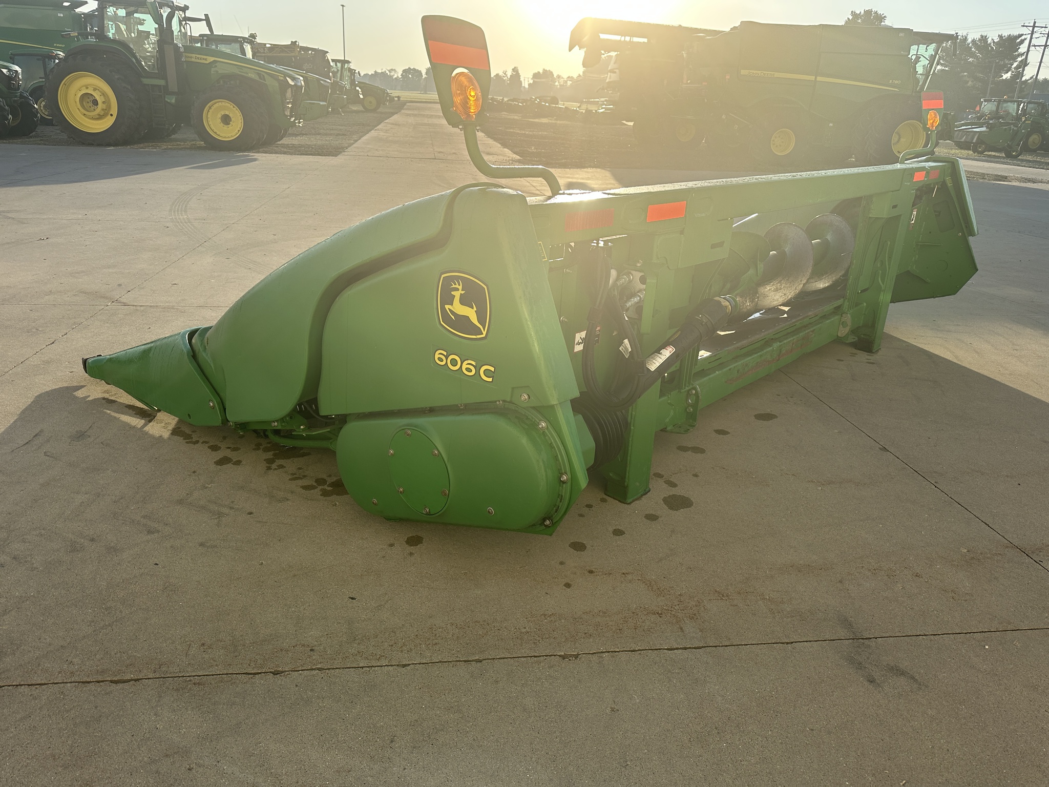 2012 John Deere 606C Image 5