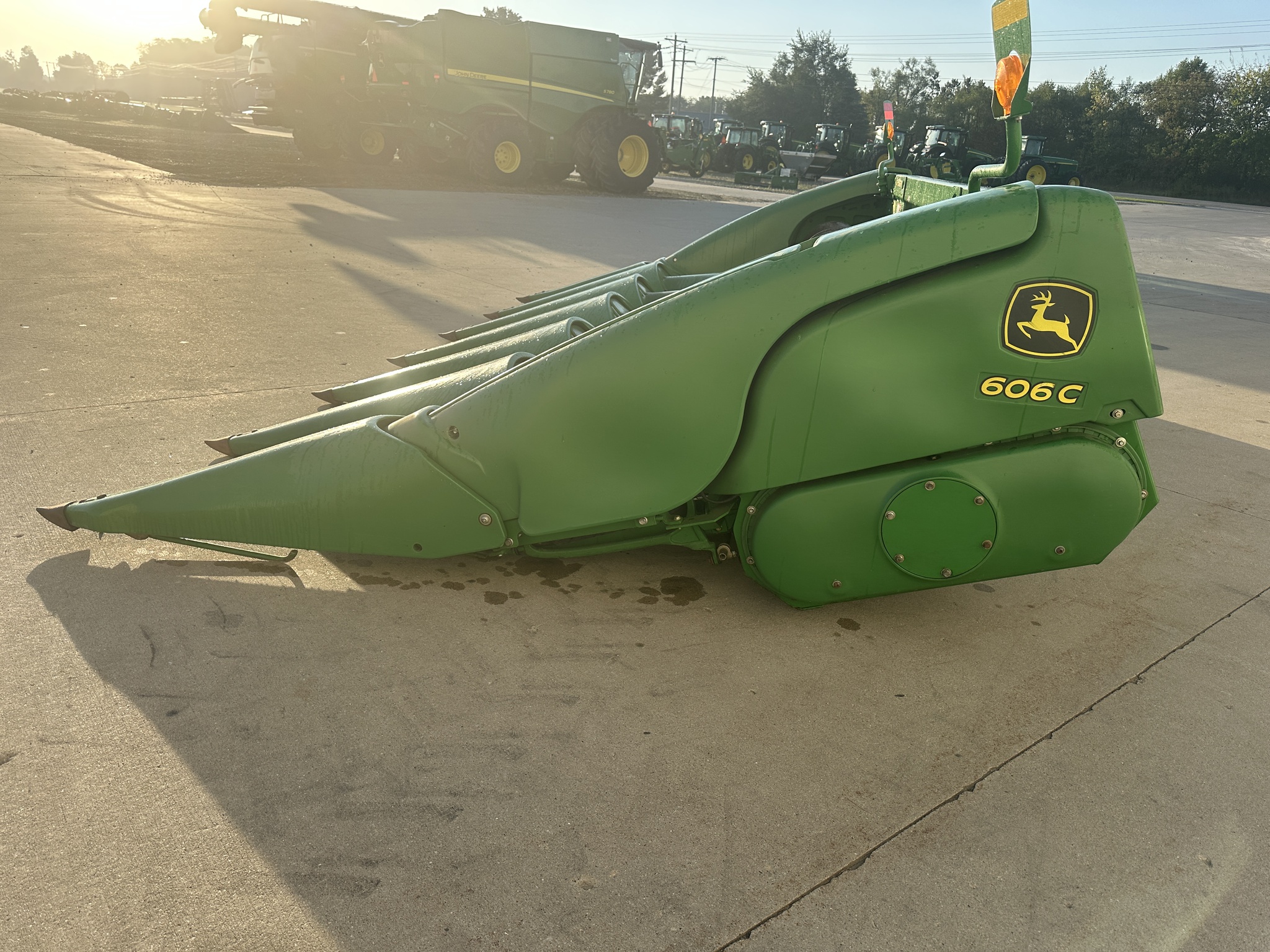 2012 John Deere 606C Image 6