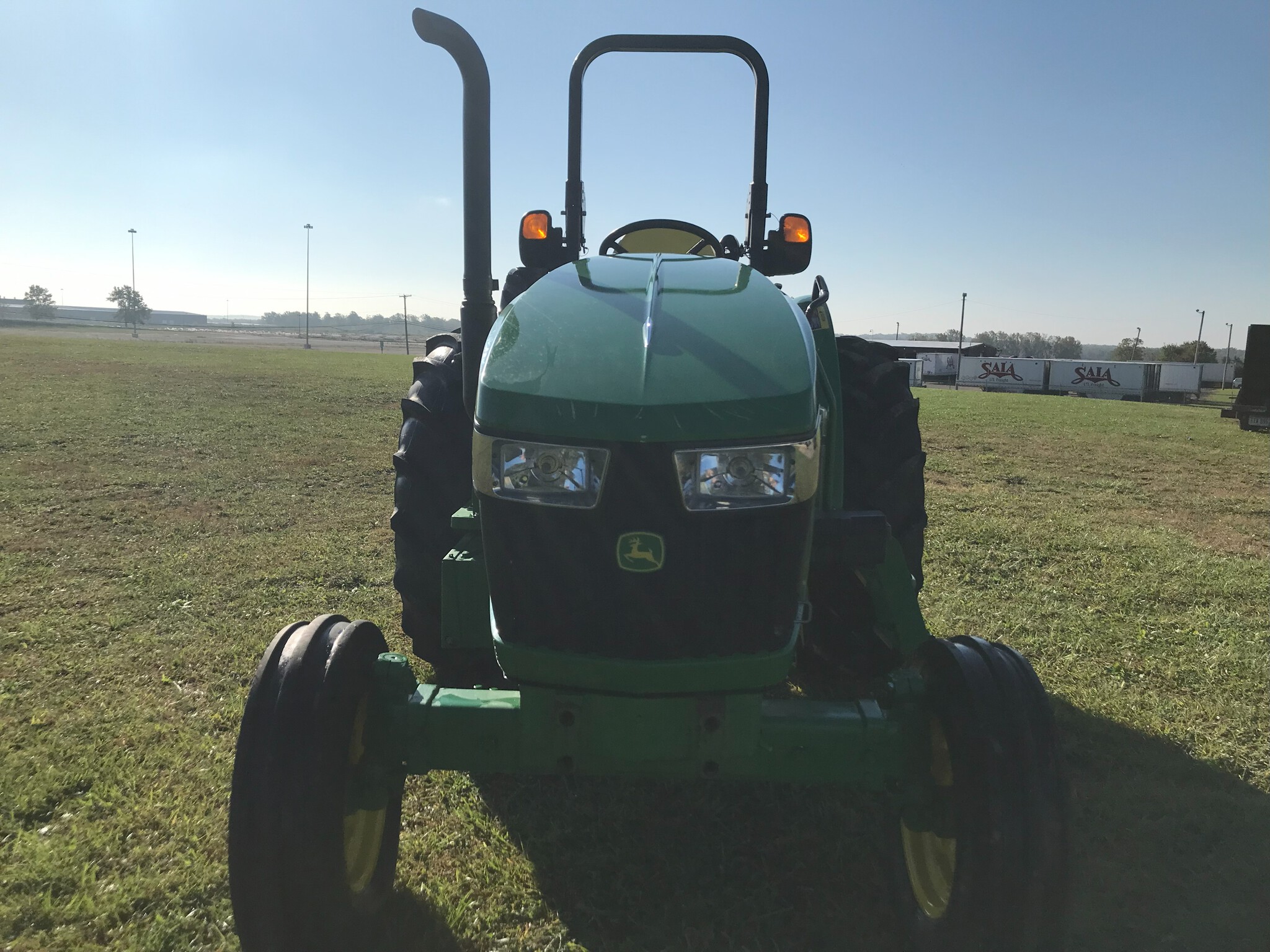 2020 John Deere 5075E Image 2
