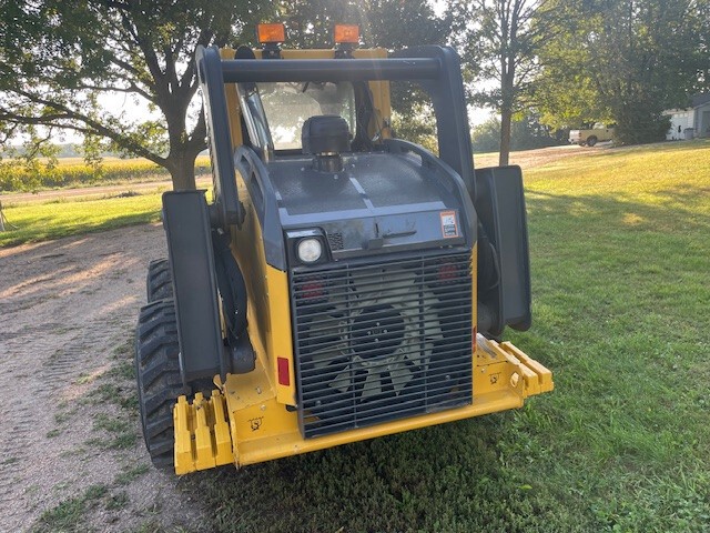 2016 John Deere 332E Image 4