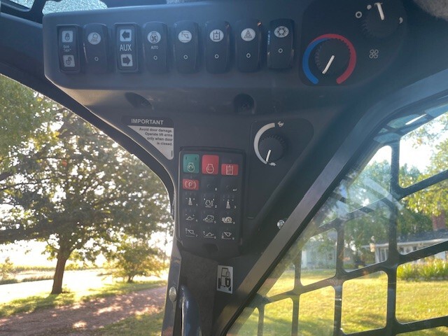 2016 John Deere 332E Image 6