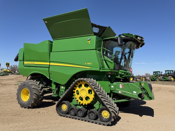  John Deere S780