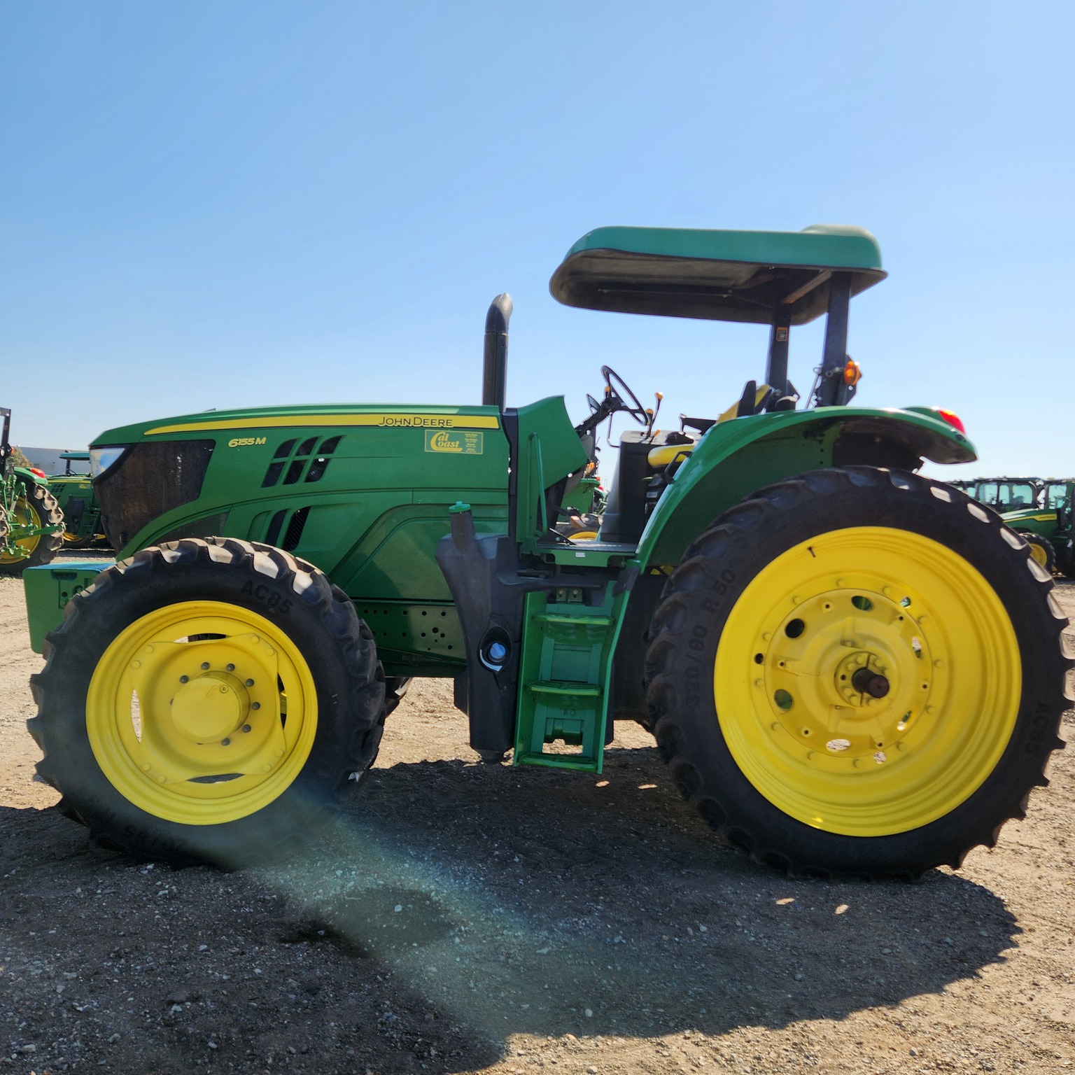 2016 John Deere 6155M Image 2