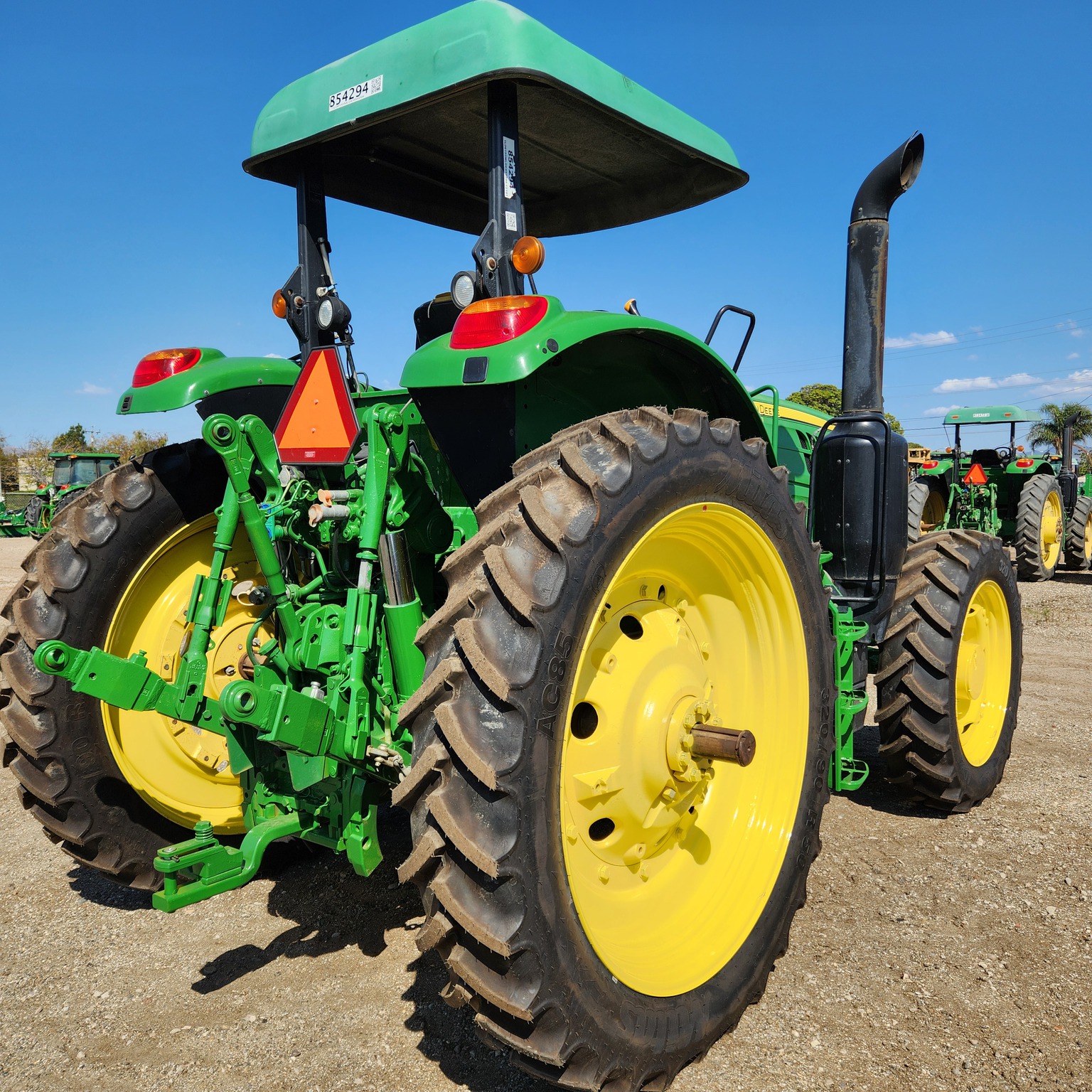 2016 John Deere 6155M Image 5