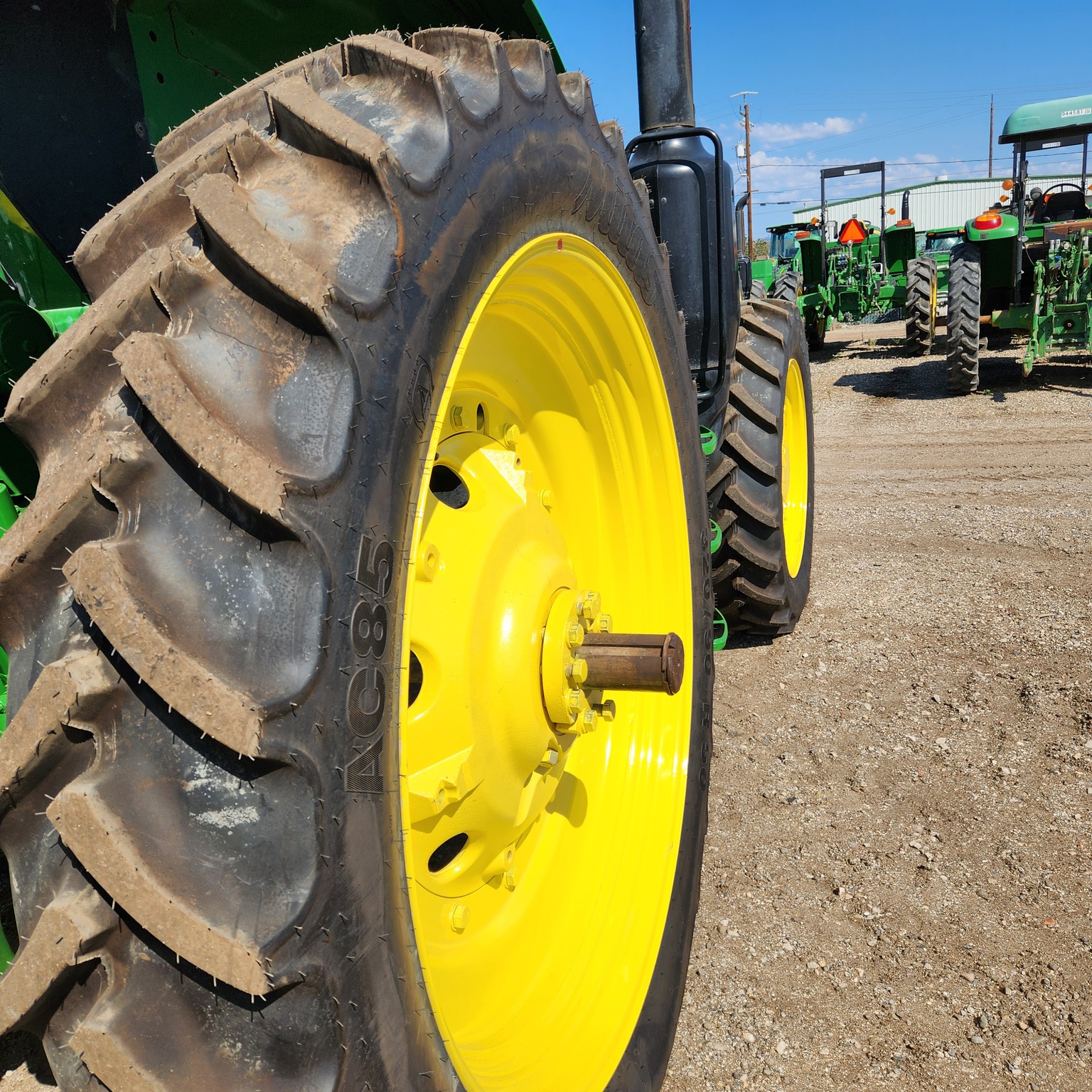 2016 John Deere 6155M Image 9
