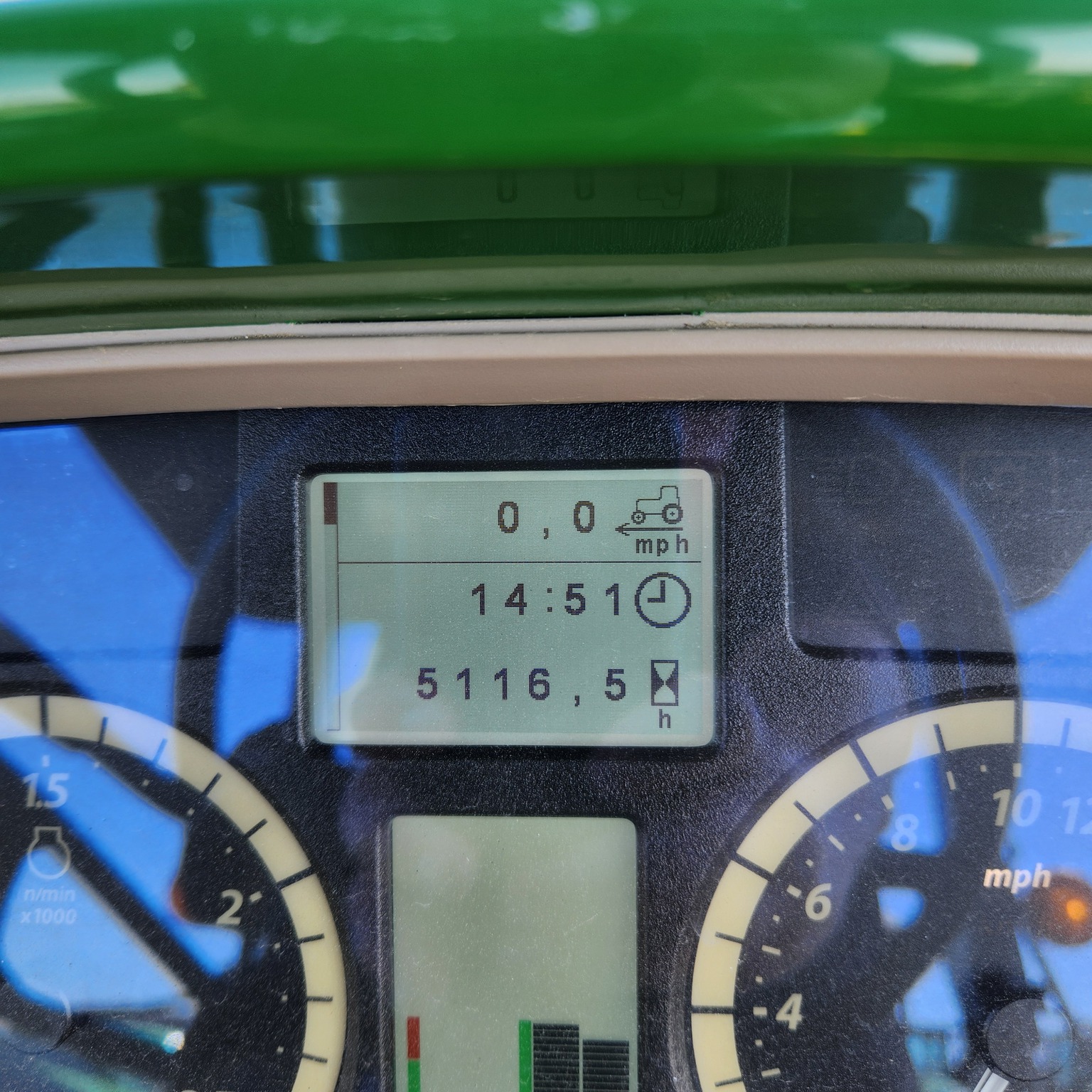 2016 John Deere 6155M Image 12