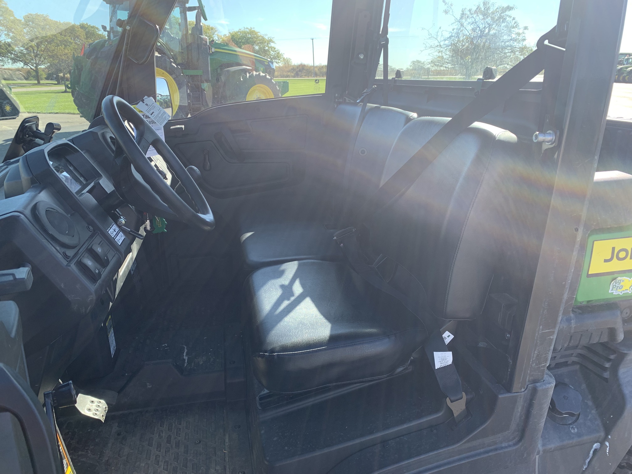 2024 John Deere XUV 835M HVAC Image 8