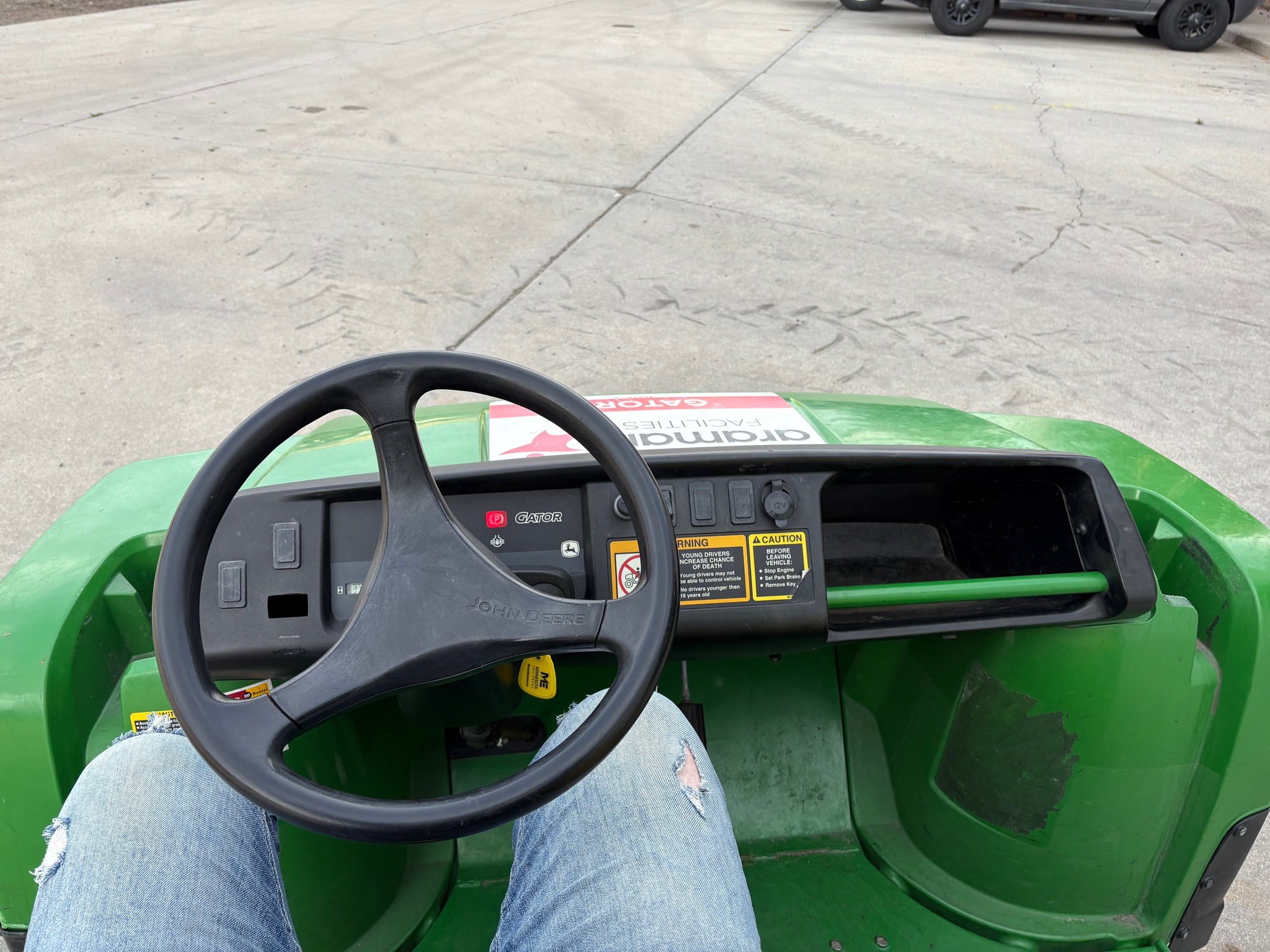 2019 John Deere TH 6X4 Image 8