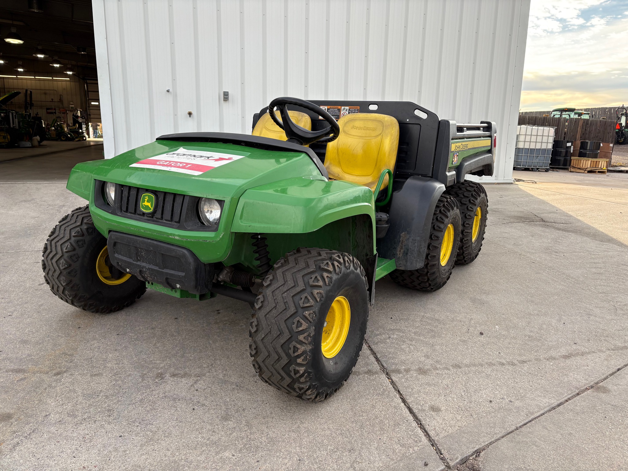2019 John Deere TH 6X4 Image 1