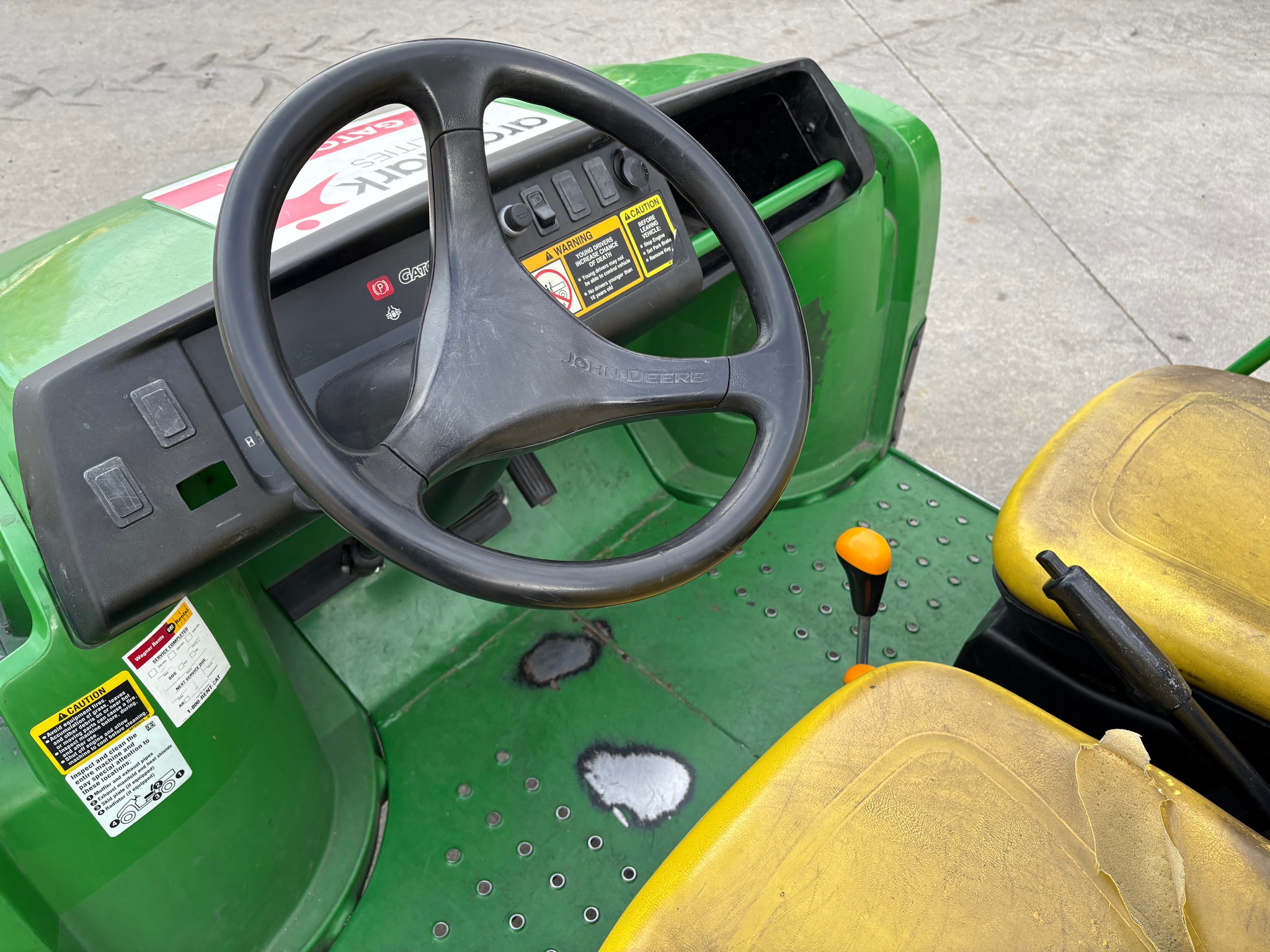 2019 John Deere TH 6X4 Image 9