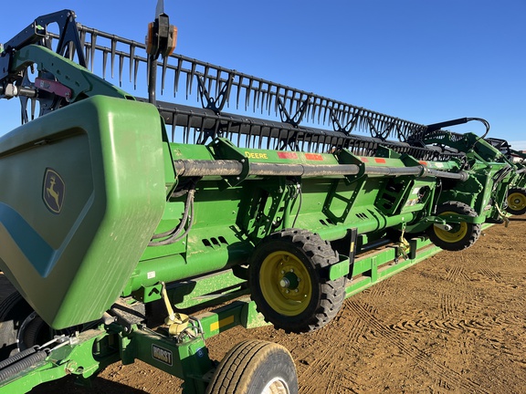 Used 2025 John Deere HDR 50 Combine Platforms at Horizon Ag & Turf in High Prairie, AB - Photo5