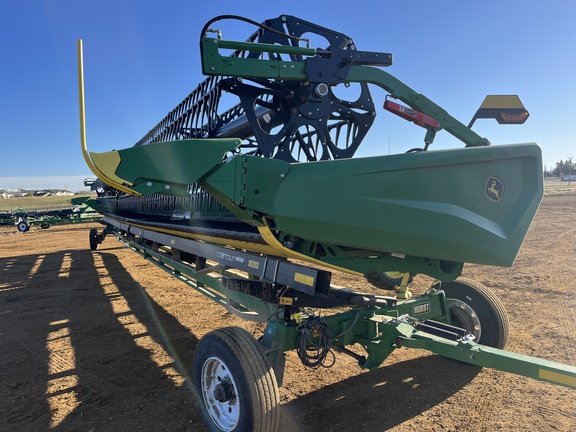 Used 2025 John Deere HDR 50 Combine Platforms at Horizon Ag & Turf in High Prairie, AB - Photo4