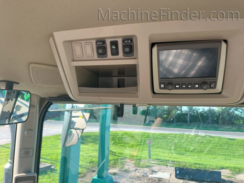 2023 John Deere 8R 370 Image 11