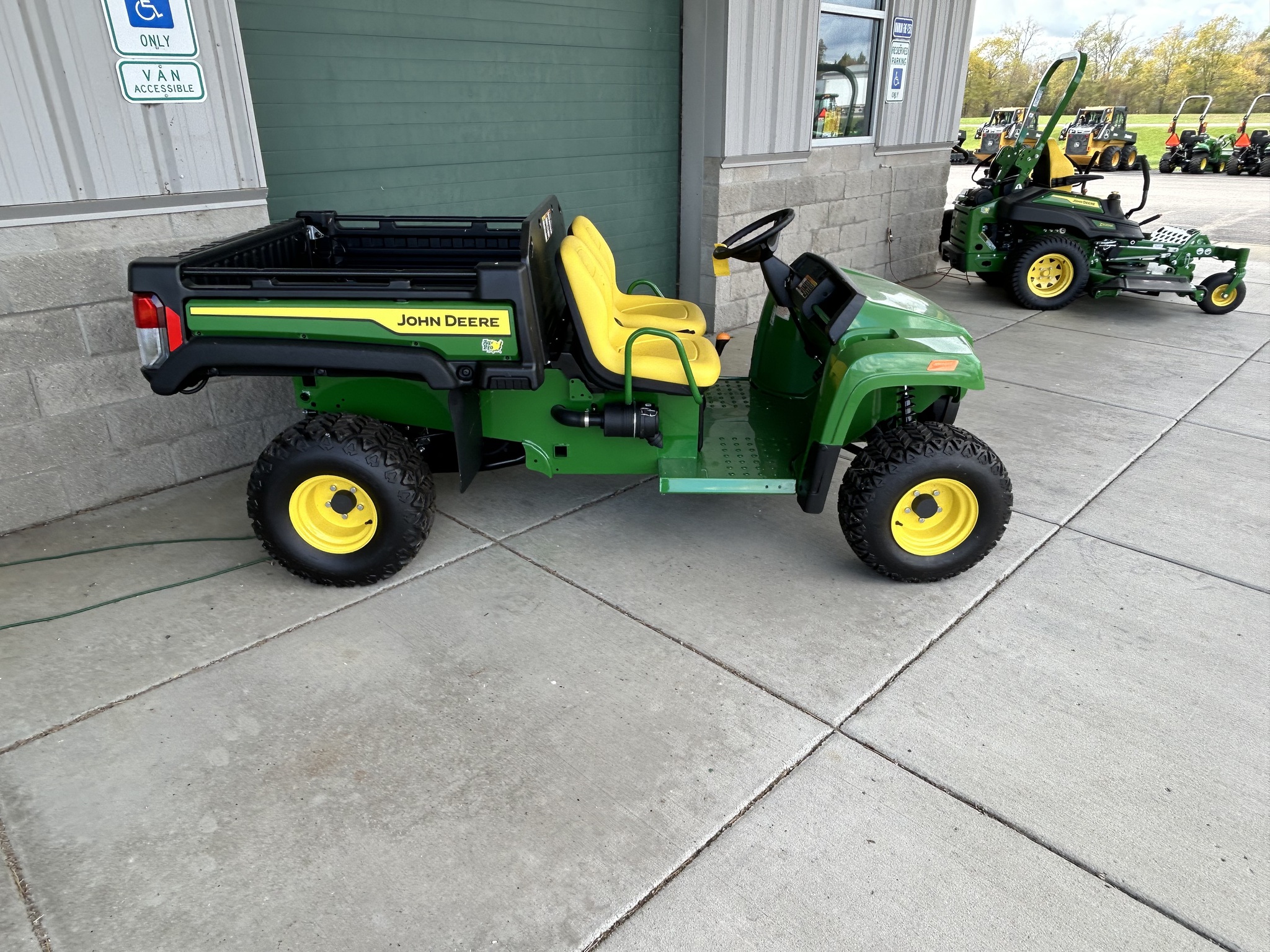 2025 John Deere TX 4X2 Image 4