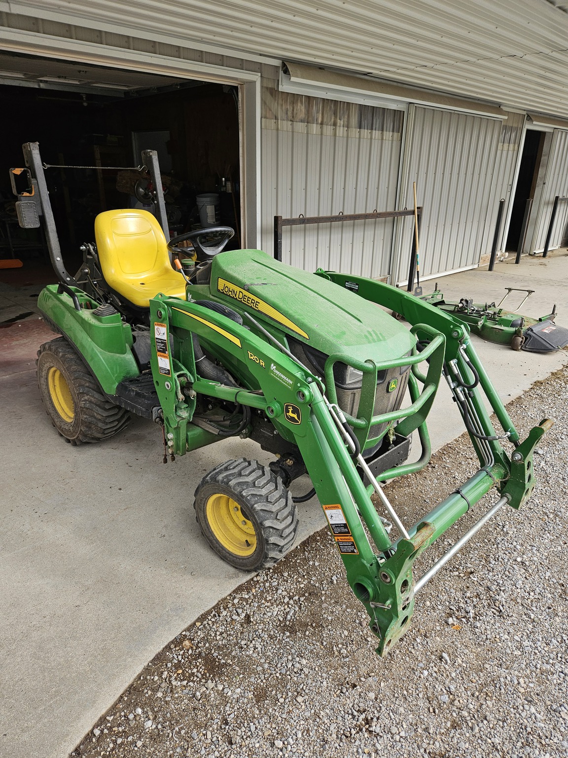 2011 John Deere 1023E Image 1