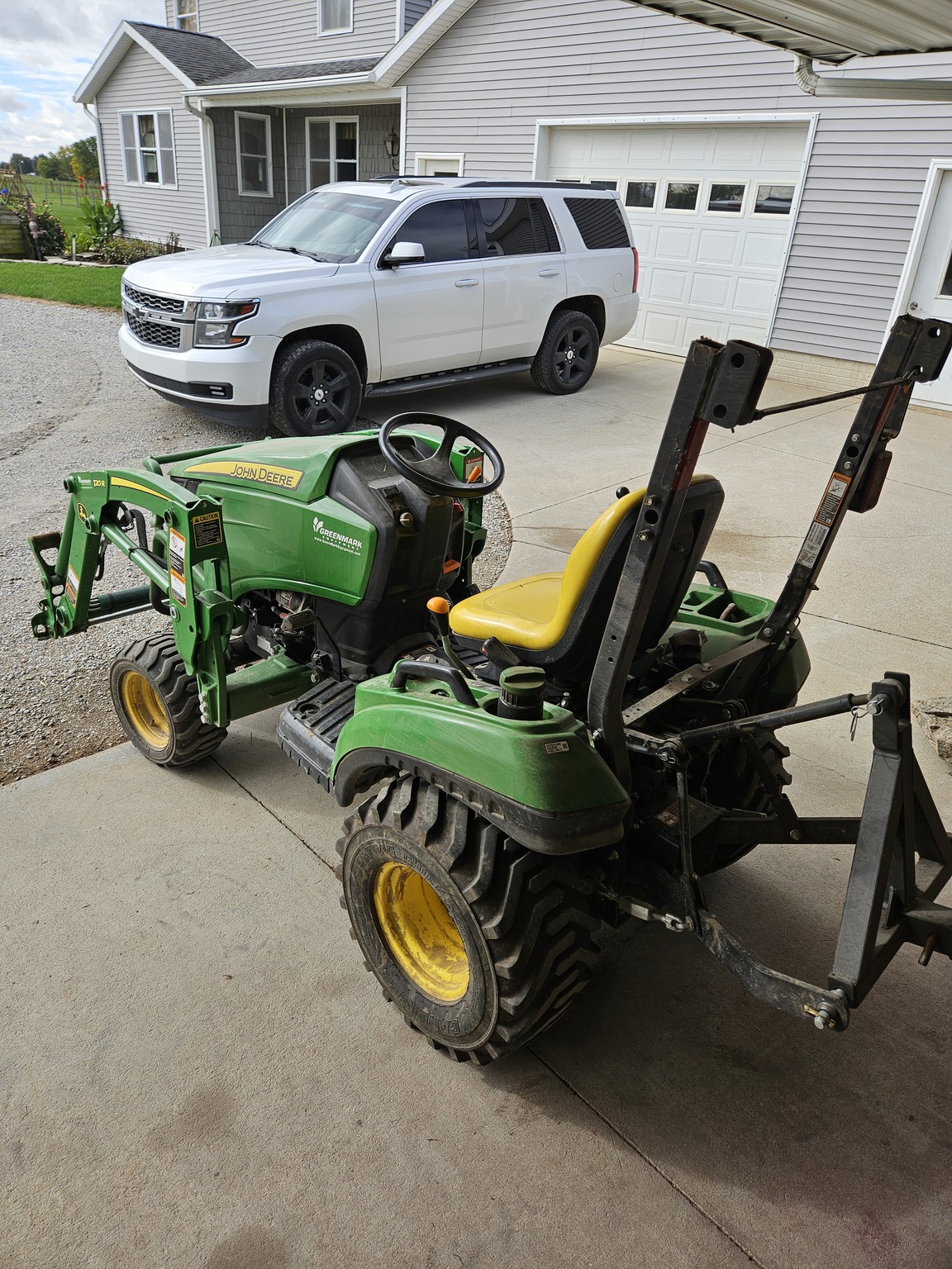 2011 John Deere 1023E Image 3