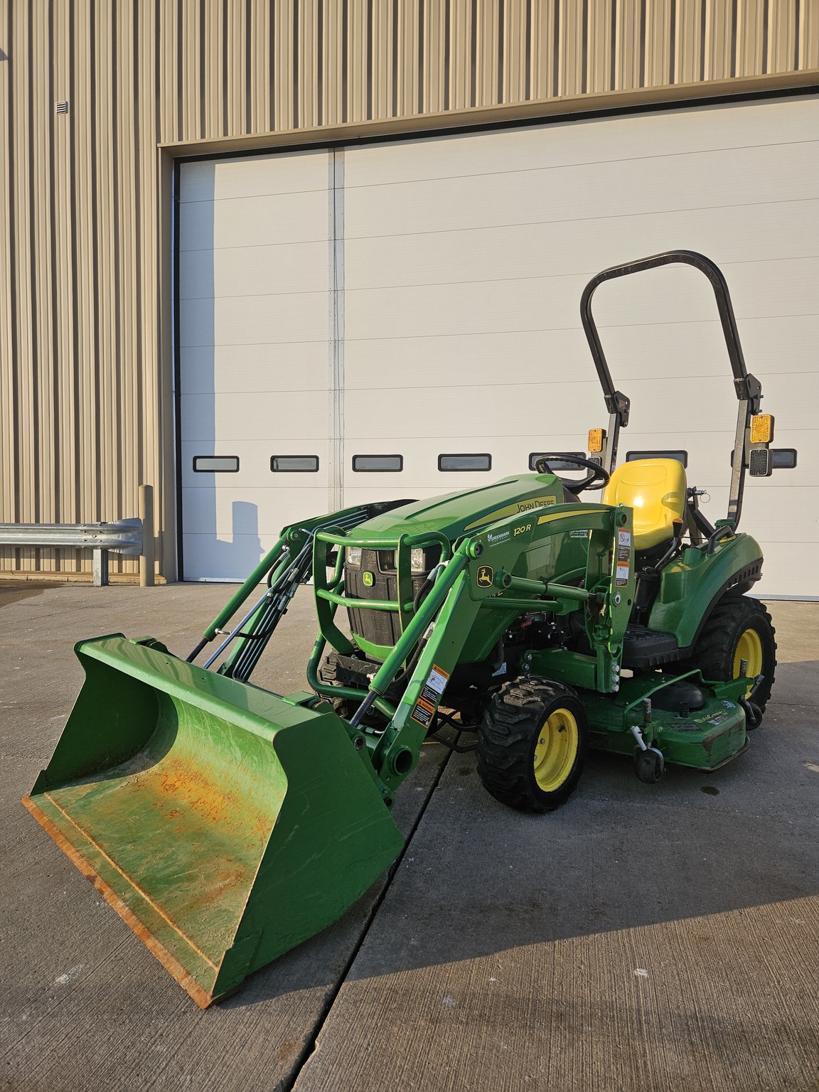 2011 John Deere 1023E Image 1