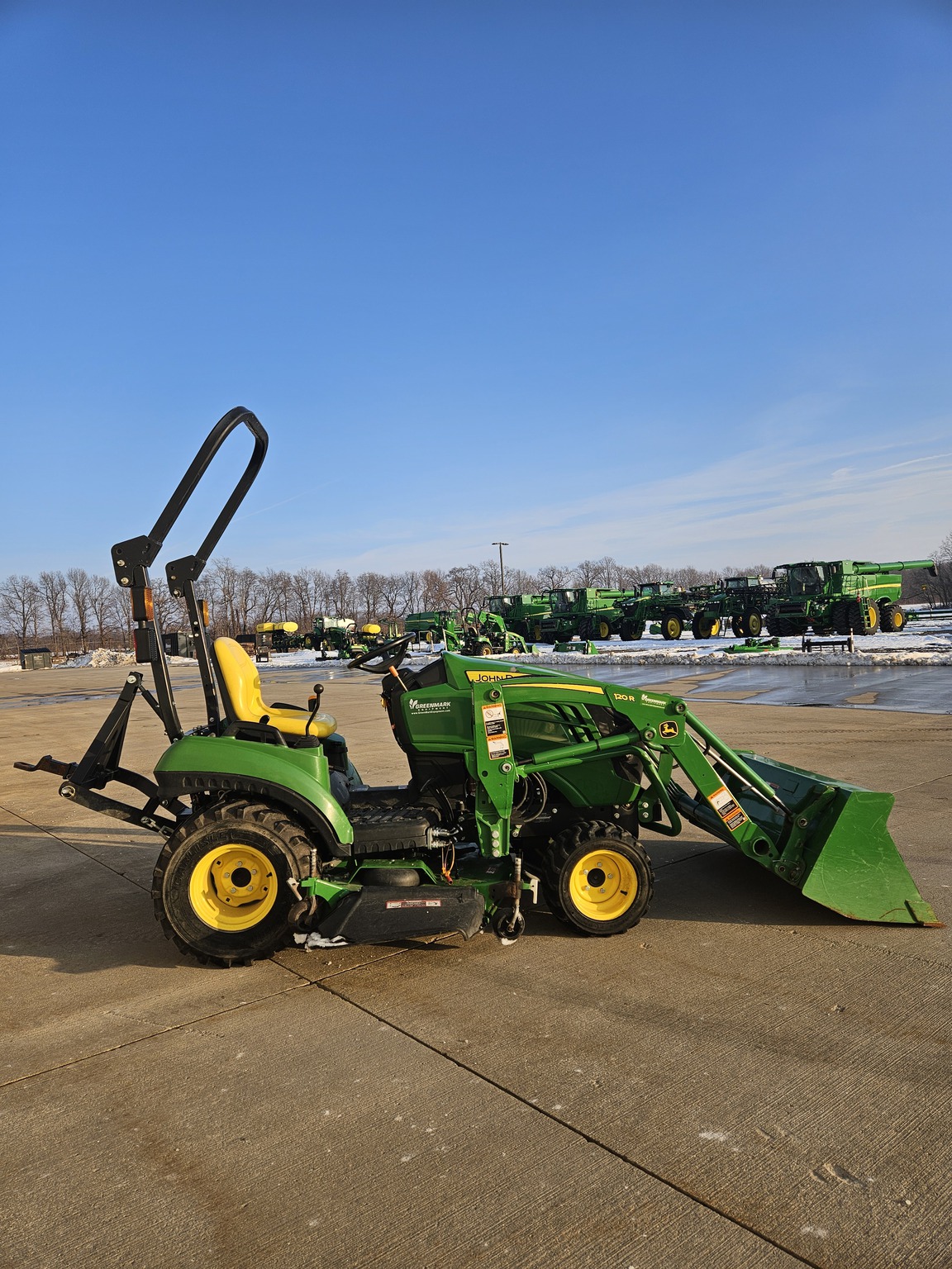 2011 John Deere 1023E Image 3