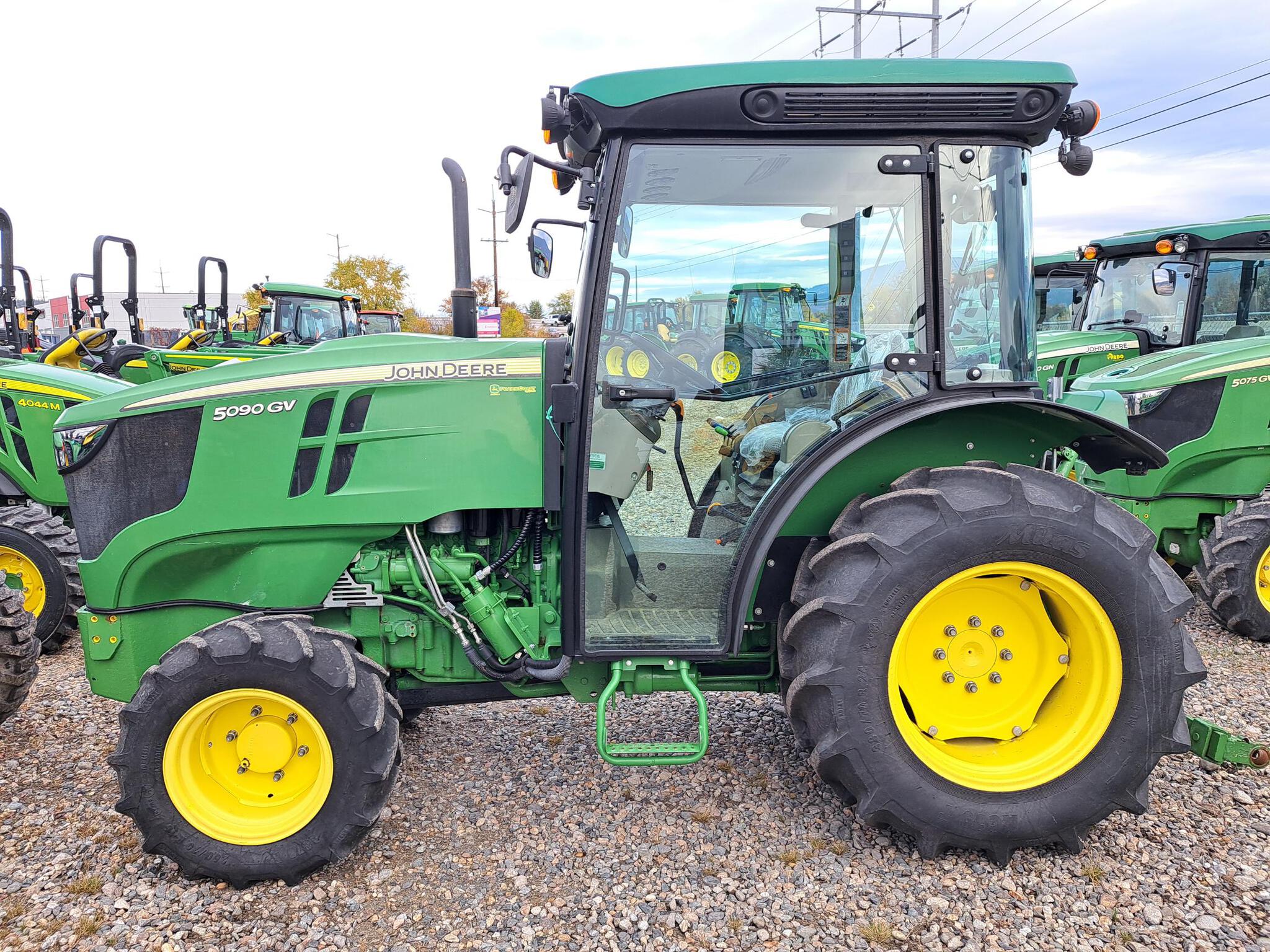 2018 John Deere 5090GN Image 1