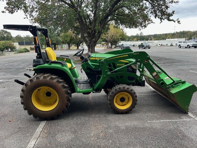 2021 John Deere 3025E Image 3