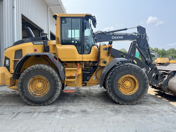 Photo of 2023 Volvo L90H
