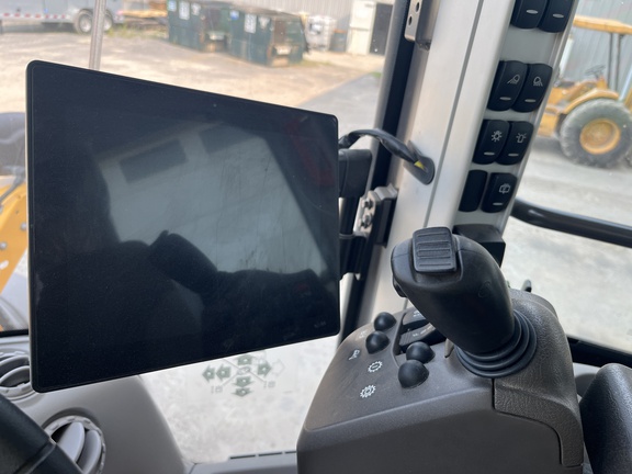 2023 Volvo L90H
