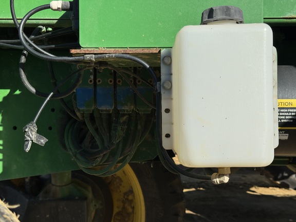 Photo of 2013 John Deere 4830