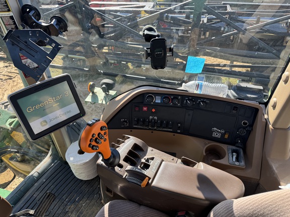 Photo of 2013 John Deere 4830