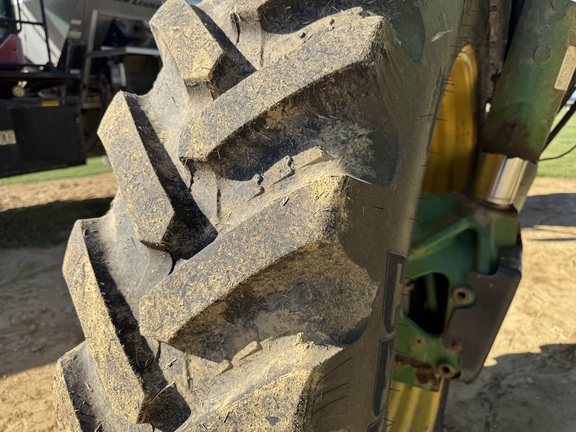 Photo of 2013 John Deere 4830