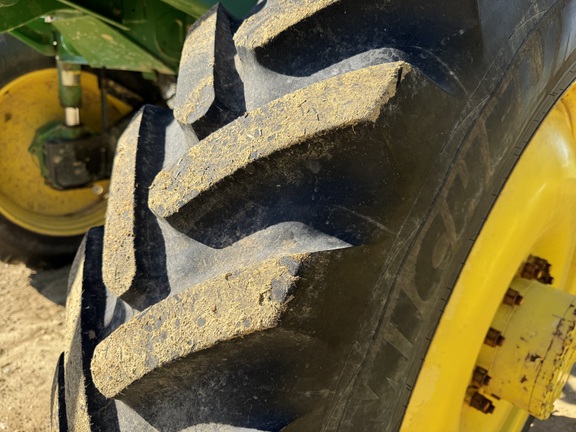 Photo of 2013 John Deere 4830