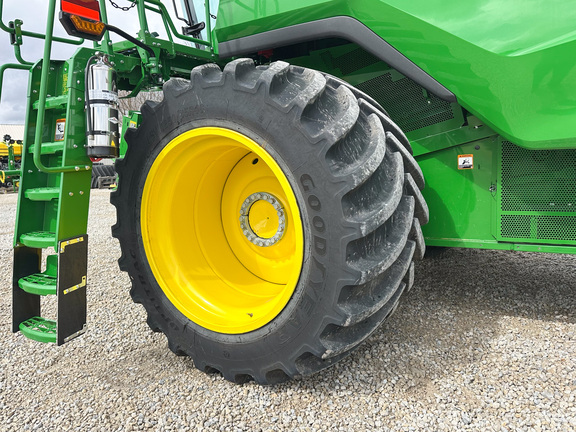 2025 John-Deere S7 800