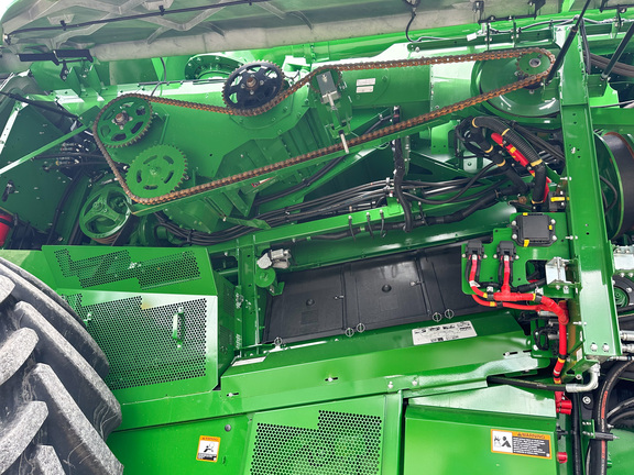 2025 John-Deere S7 800