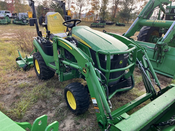 2023 John Deere 1025R Photo 2