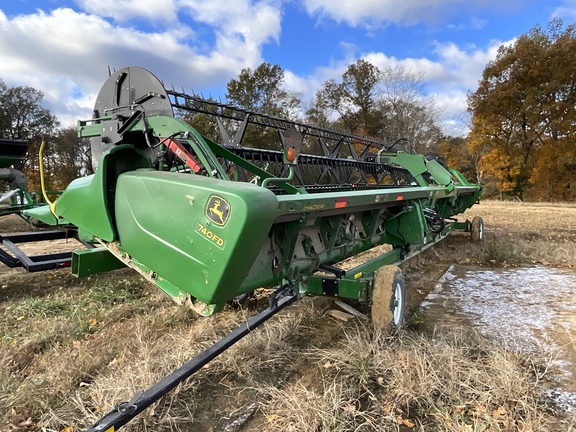 Photo of 2019 John Deere 740FD